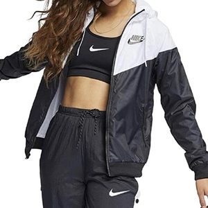 Nike Classic Windrunner Jacket Black/White Medium NWOT